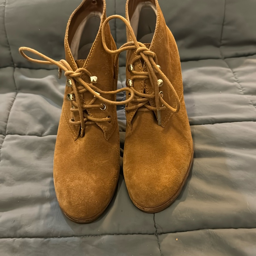 Michael Micheal Kors heel suede bootss booties size 7